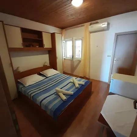 Obiteljske Sobe Zdenko Apartment