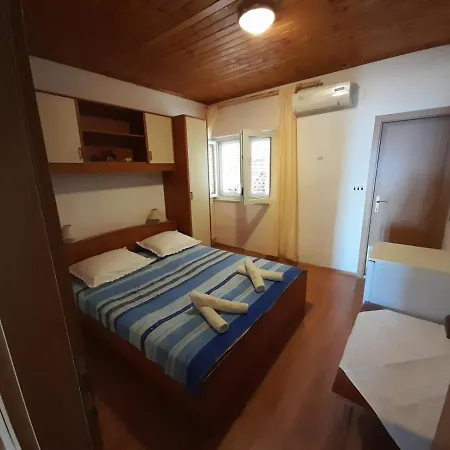 Obiteljske Sobe Zdenko Apartment