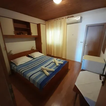 Apartment Obiteljske Sobe Zdenko Baška Voda