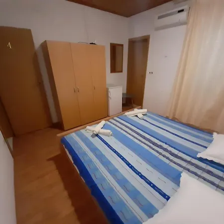 Apartment Obiteljske Sobe Zdenko Baška Voda